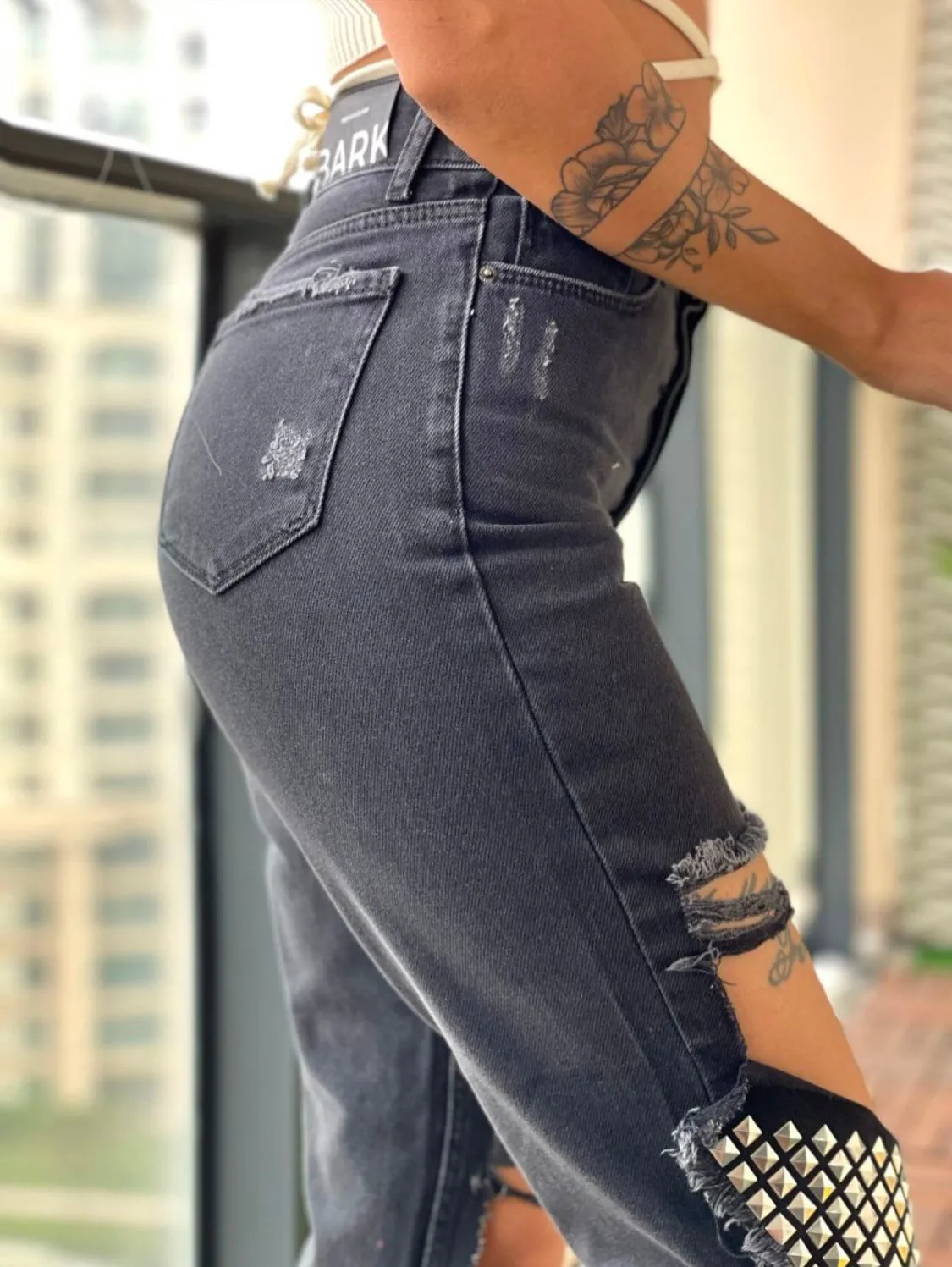 High-waist Ripped Black Jeans