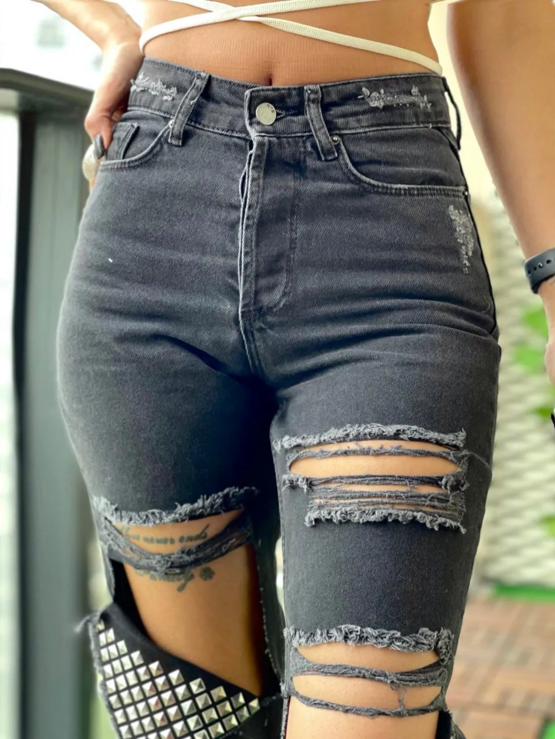 High-waist Ripped Black Jeans