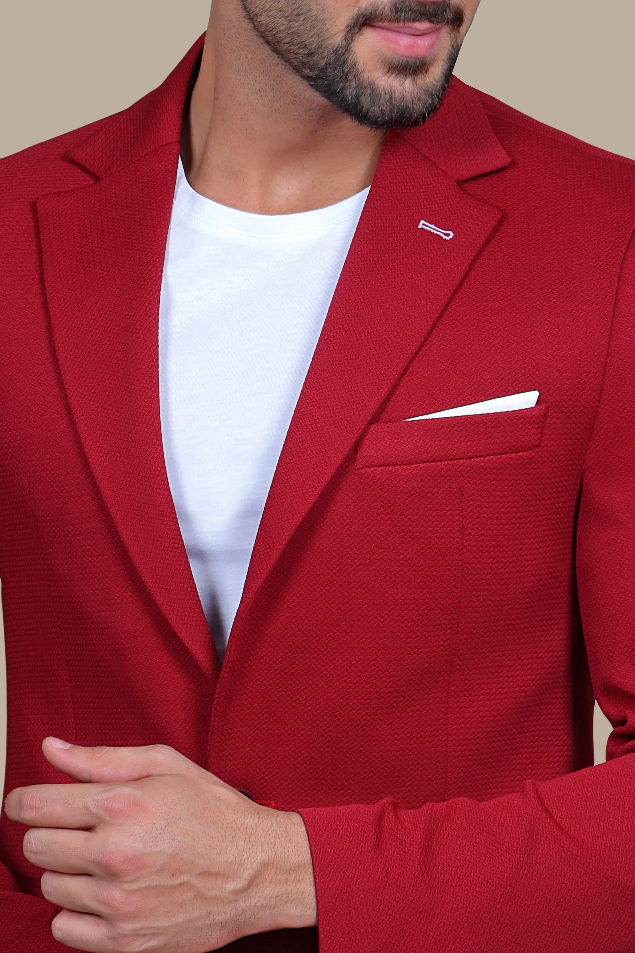 Red Notch Lapel Blazer: Bold & Structured
